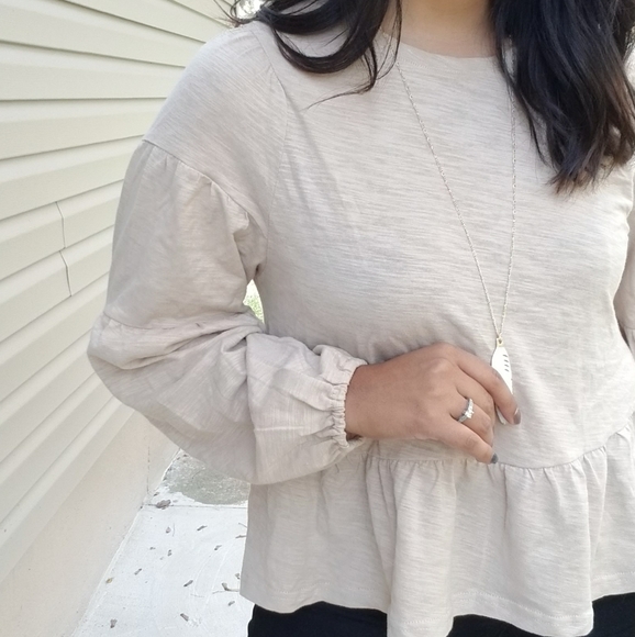 DE LA CREME CREAM RUFFLE MARLED TOP PUFF - Picture 11 of 12